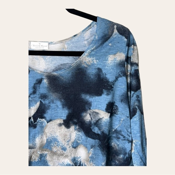 0233. WINE STREET BLOUSE 3/4 SLEEVE BLUE GRAY WATER COLOR‎ RUFFLES - Picture 3 of 9